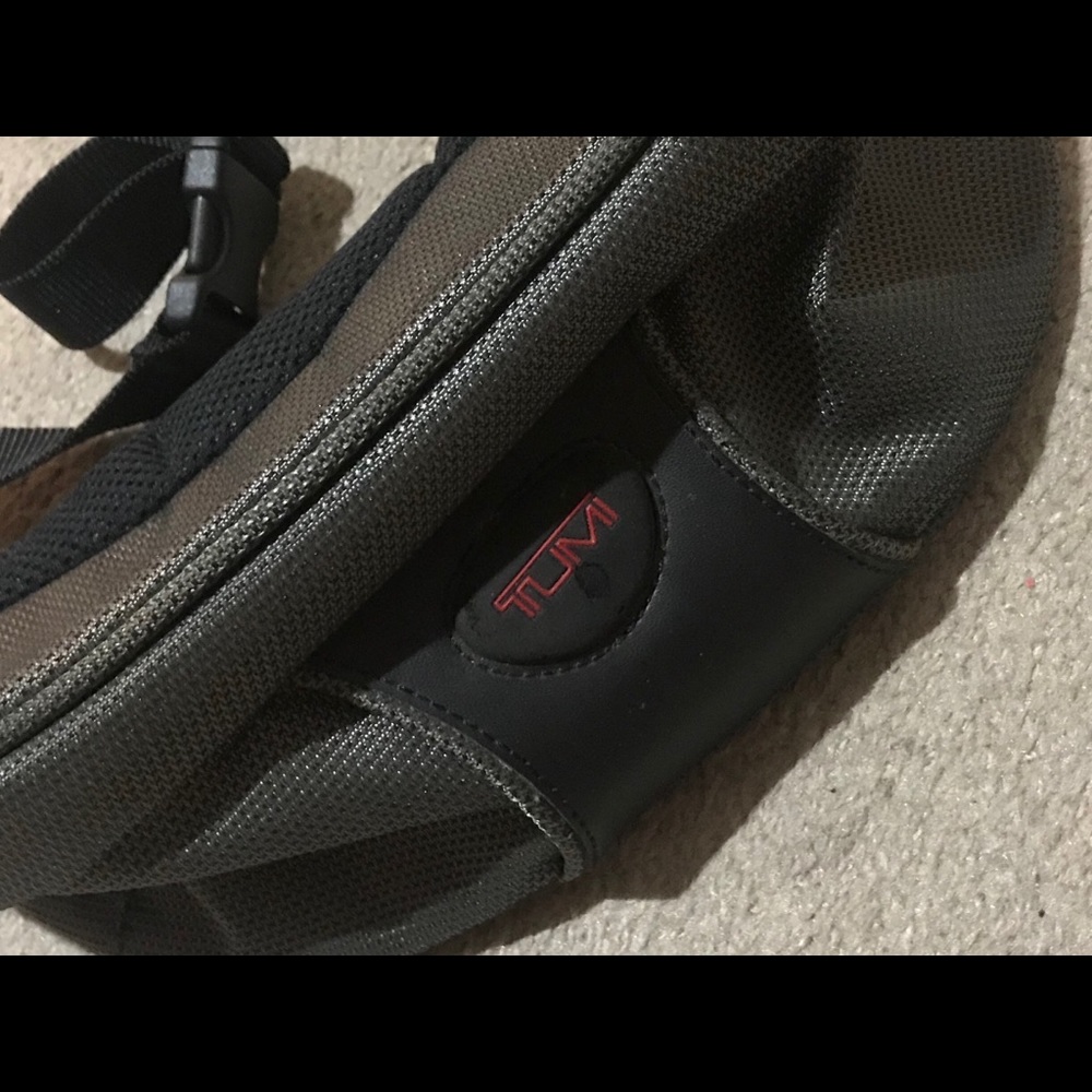 Tumi unisex fanny pack